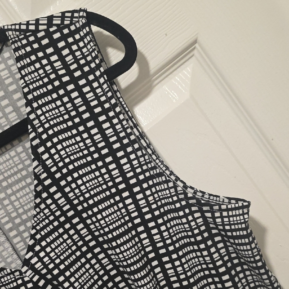 Ann Taylor Black and White Plaid Sleeveless Blouse - Picture 10 of 16